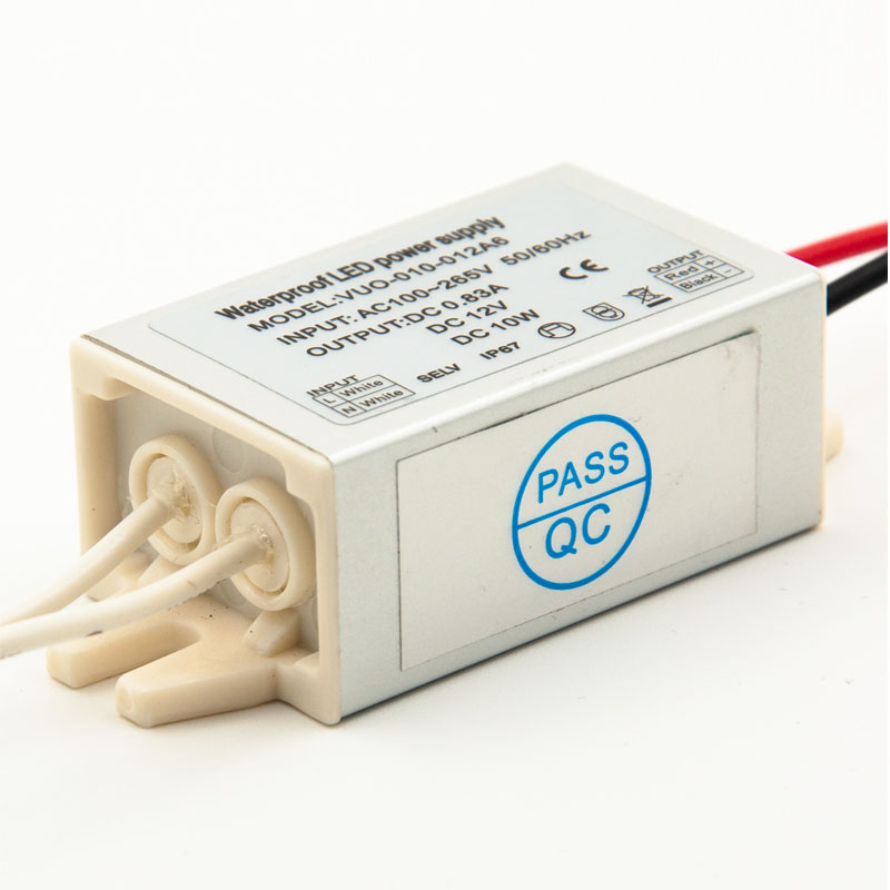スリムミニ LED ドライバレギュレータ AC120V 24 - Outdoor Power Transformer のレビューと価格